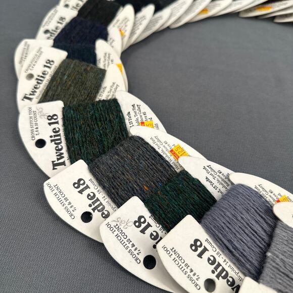 VTG Rainbow Gallery Tweedie 18 Wool Yarn Lot 34 Skeins England Needlepoint Craft - Picture 3 of 16